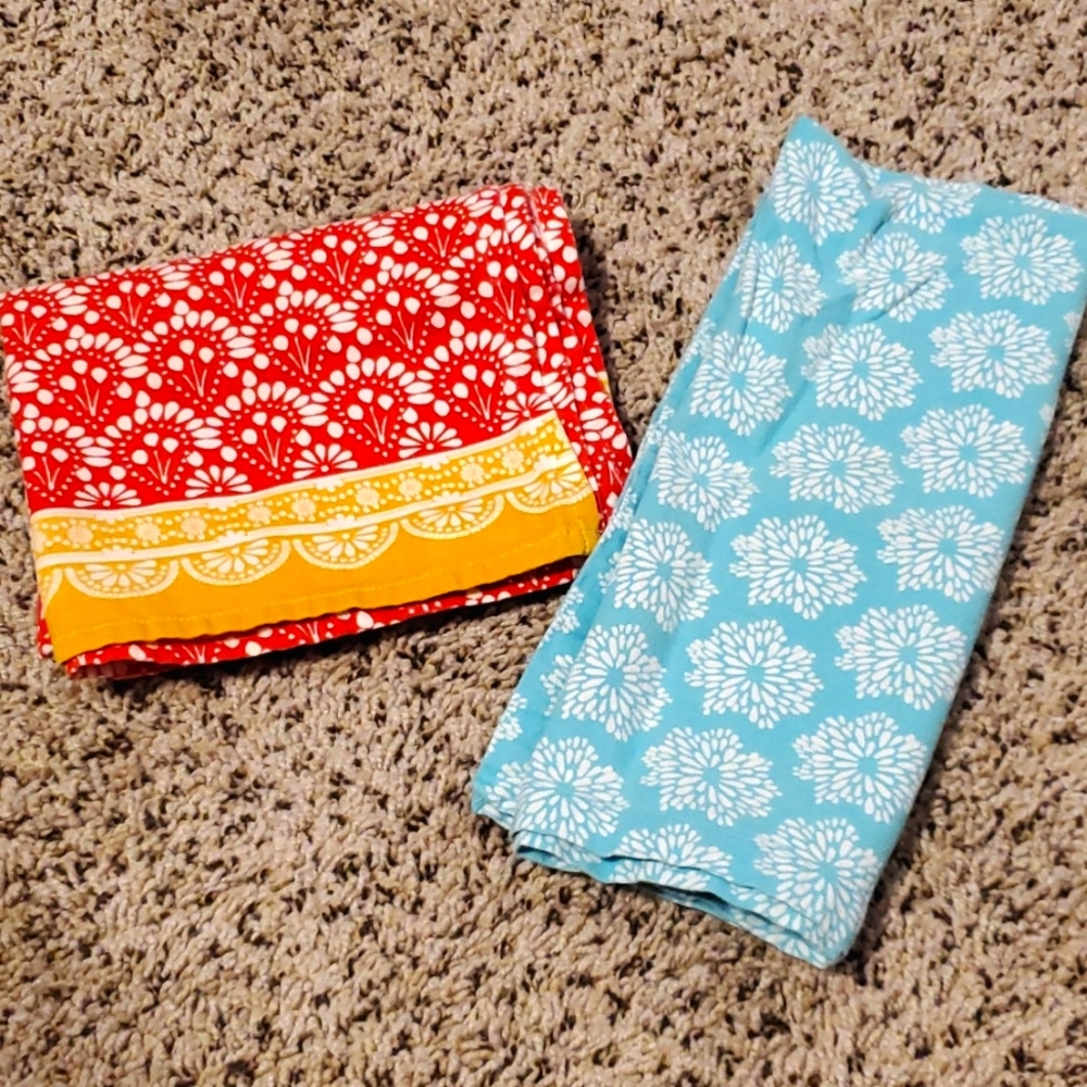 Pioneer Woman and Tag Kitchen Towels